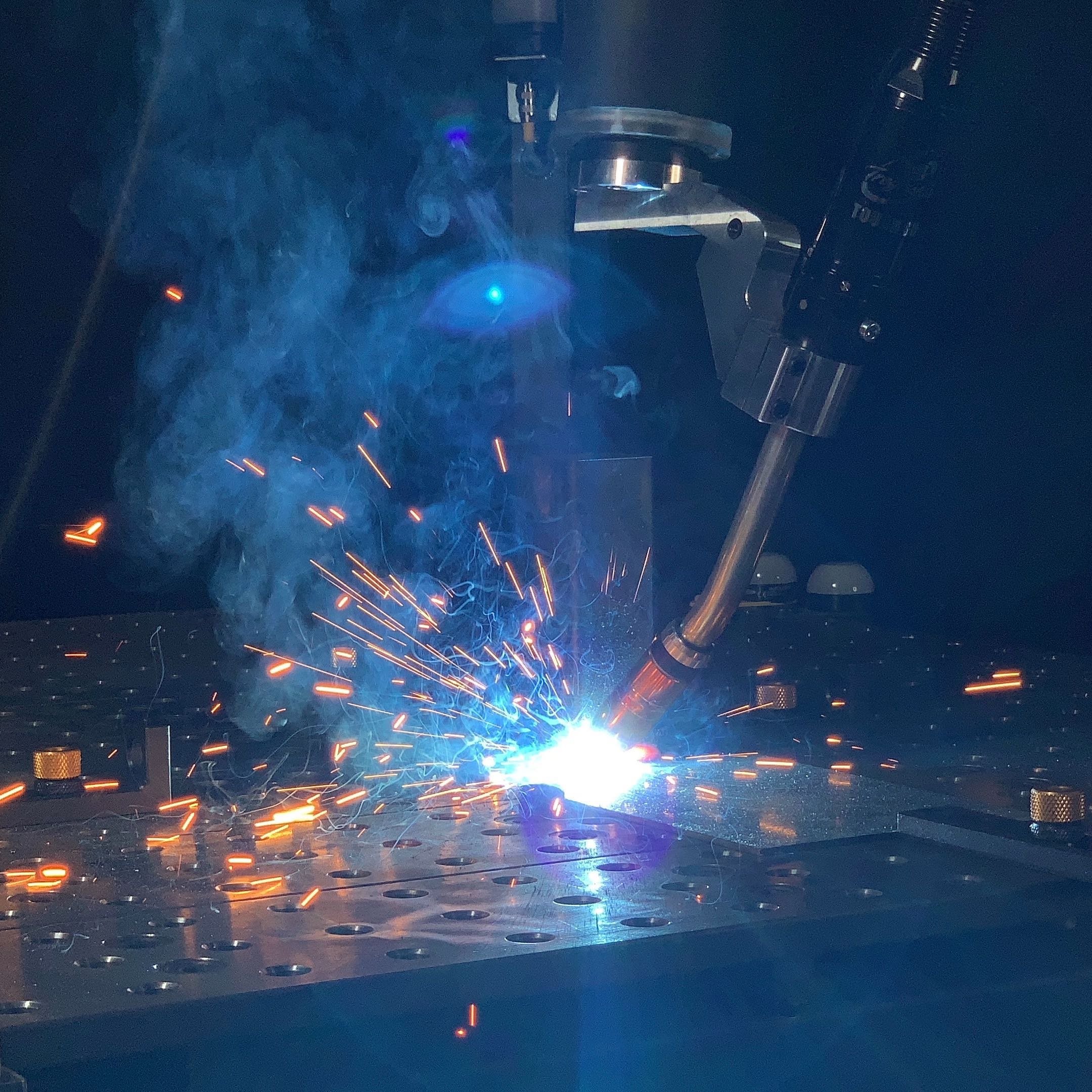 welding gun for welding robot