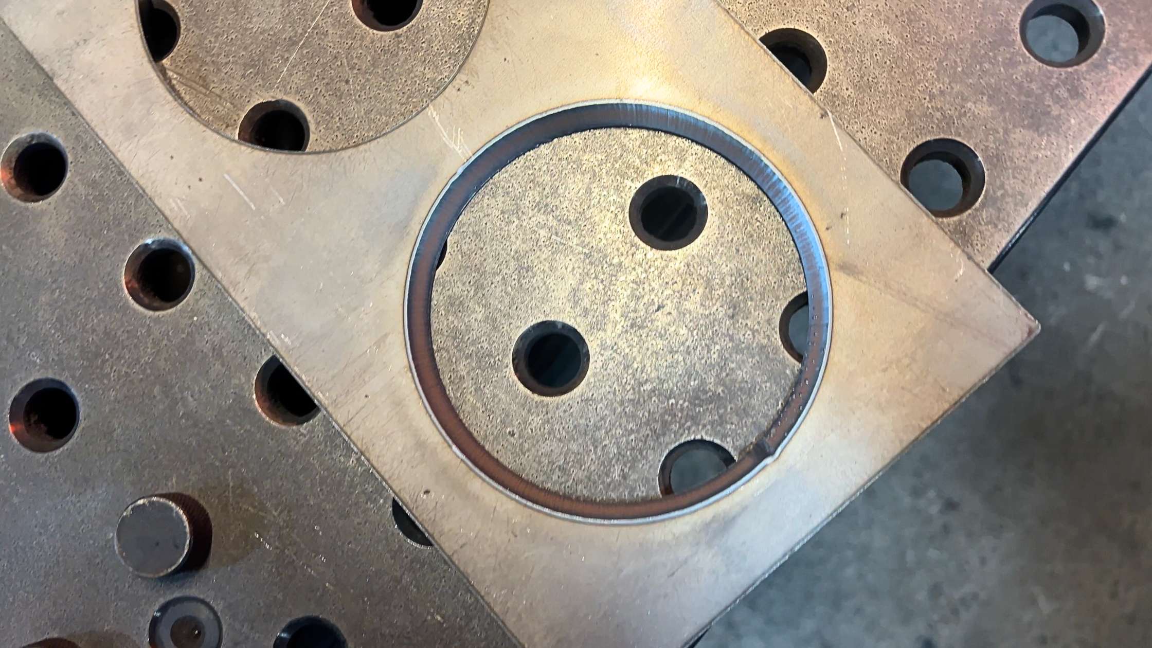 Radial plasma cut on angle from cobot